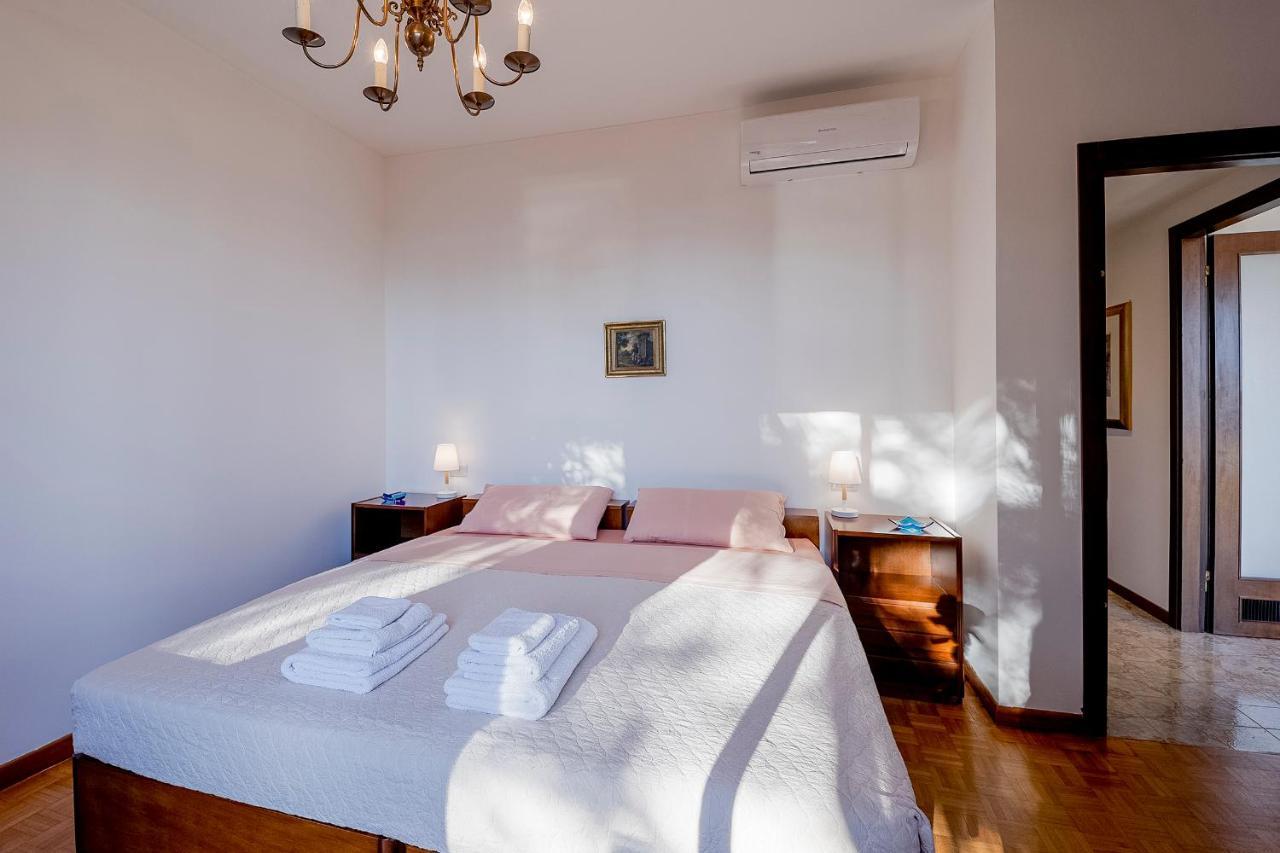شقة Portosole Attic - With Terrace And Private Parking سانريمو المظهر الخارجي الصورة