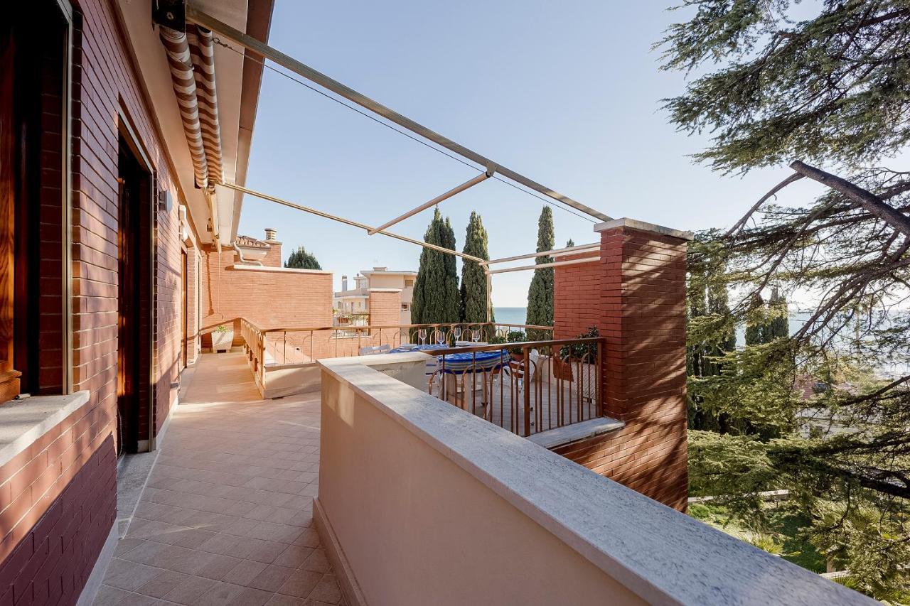 شقة Portosole Attic - With Terrace And Private Parking سانريمو المظهر الخارجي الصورة